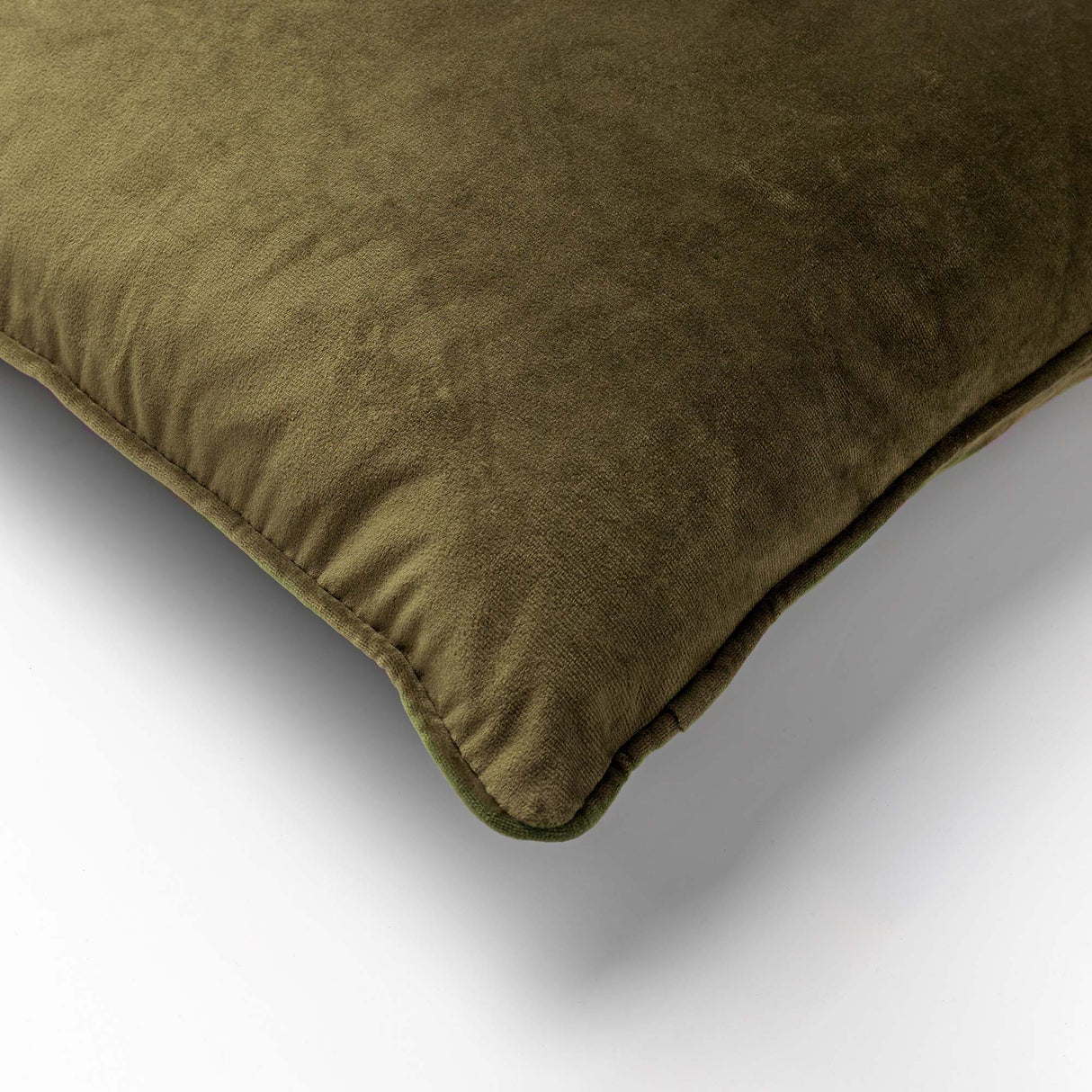 Dutch Decor SK Finn 45x45cm Military Olive