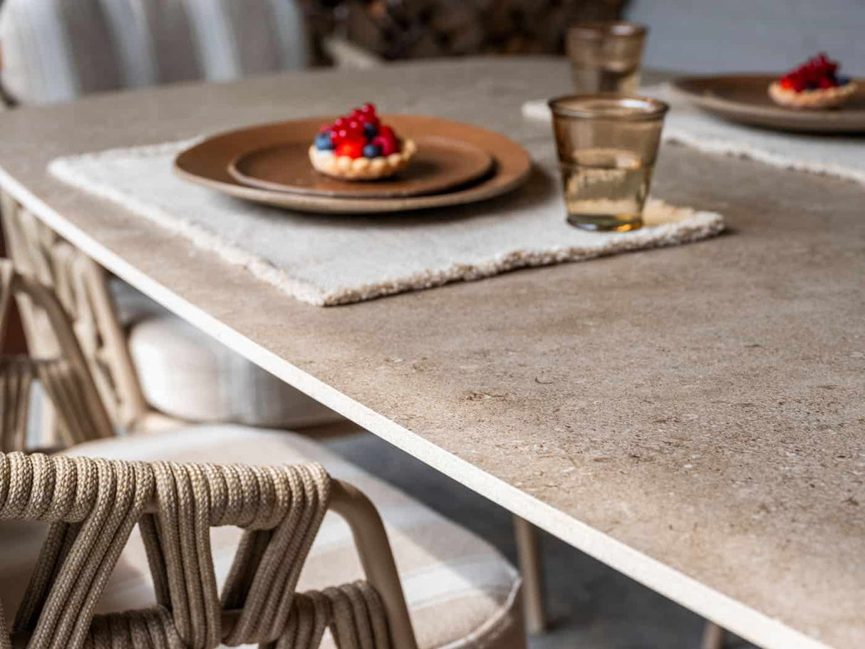 Taste 4SO Prado eettafel keramisch tafelblad barrel latte 300 x 110 cm