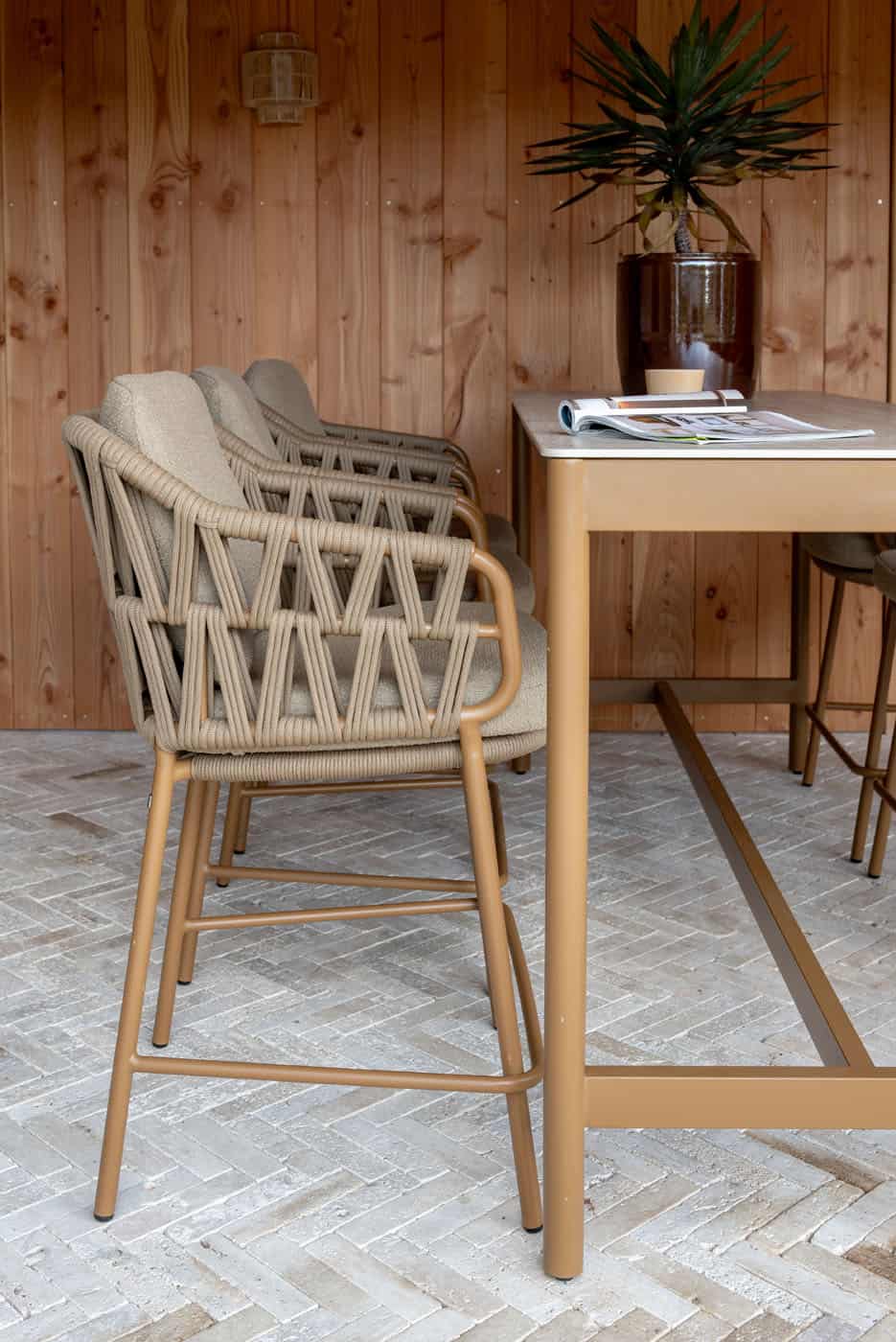 4 Seasons Outdoor Biarritz high dining stoel incl. 2 kussens