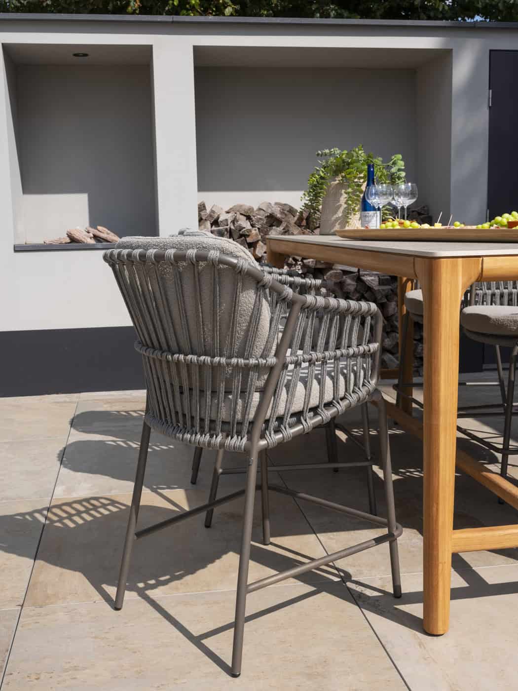 4 Seasons Outdoor Capalbio high dining stoel + Taste 4SO Liam high dining tafel met keramisch blad 220 cm