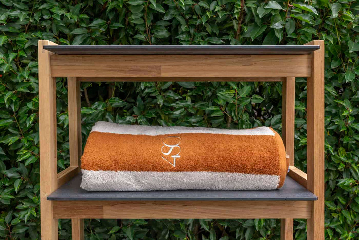 4 Seasons Outdoor Liv teak tuinkast met 6 HPL planken