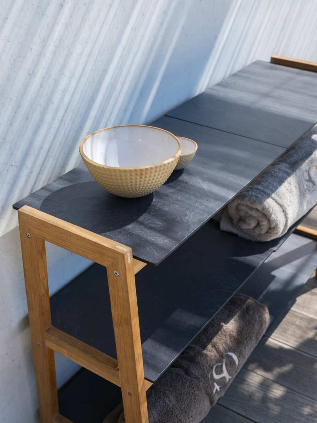 4 Seasons Outdoor Liv teak tuinkast met 3 HPL planken