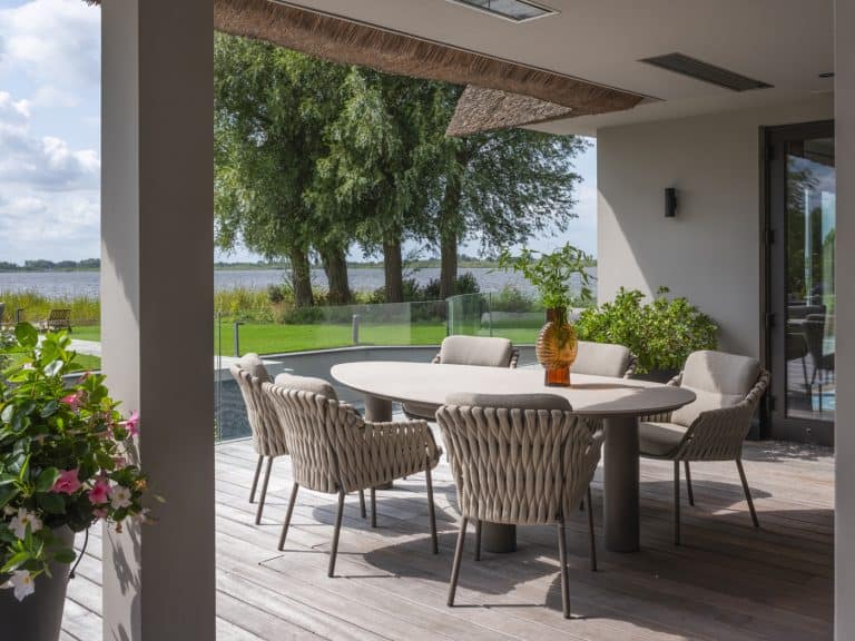 4 Seasons Outdoor Montera dining + Arizona tafel keramisch blad kiezel-vorm