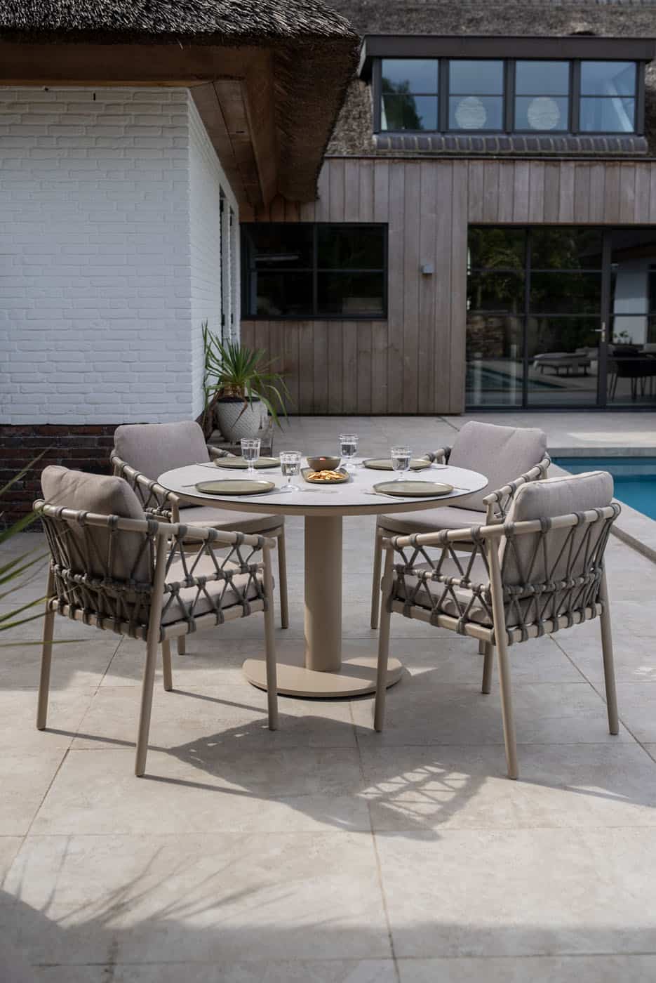 Taste 4SO Sarah eettafel latte met printed keramiek top 120 cm Ø