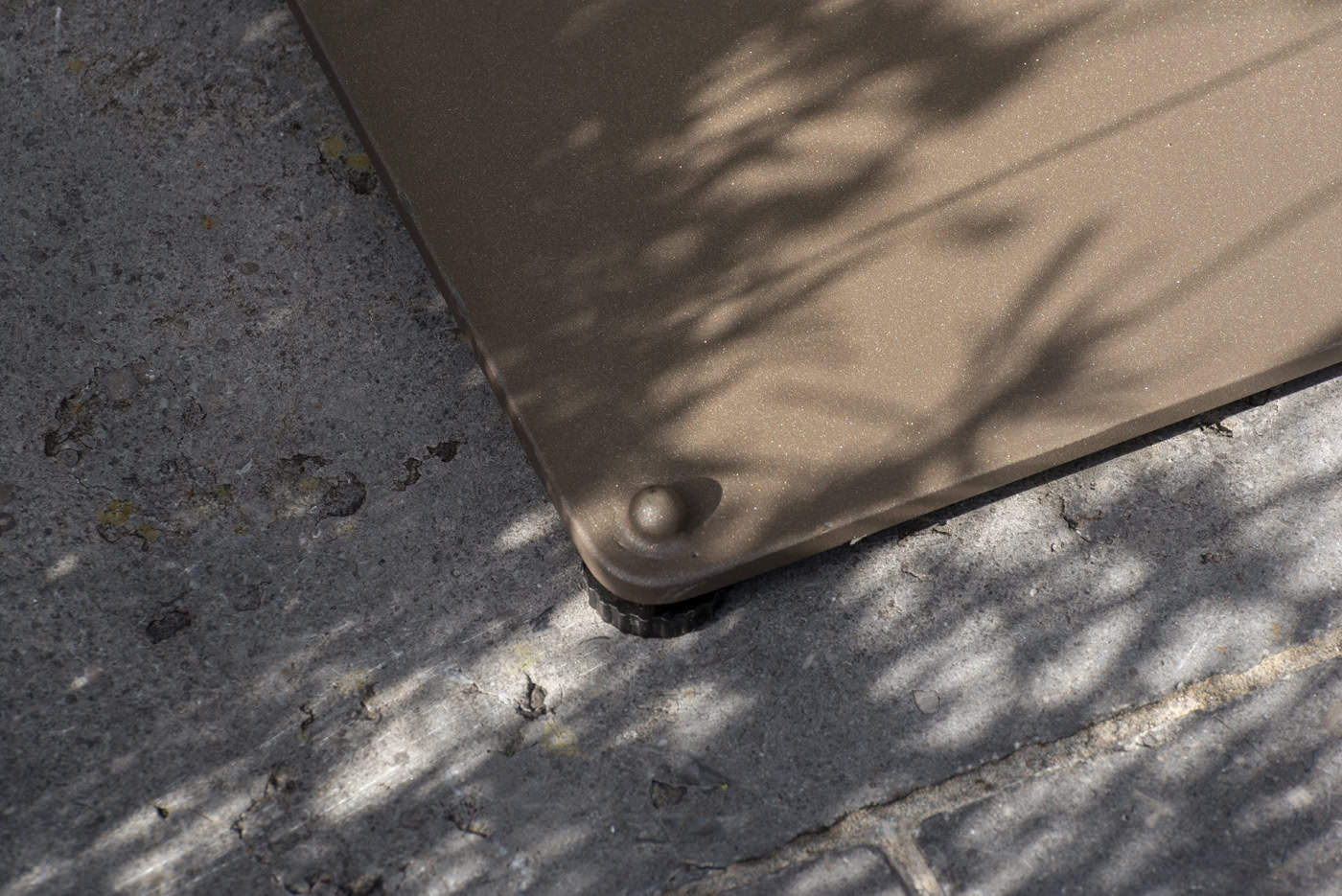 4 Seasons Outdoor Vermont eettafel met keramisch tafelblad, terre 75 x 75 cm.