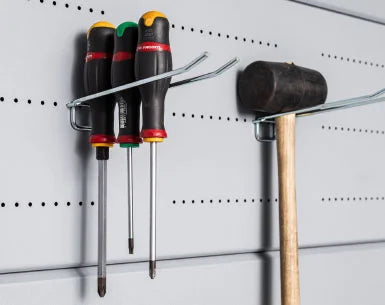 Telluria Optie 02 / Geperforeerde plaat + haken / 3030 - 3330 - 3930