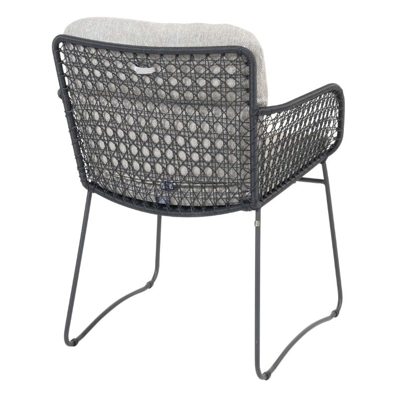 4 Seasons Outdoor Aprilla dining antraciet + Montana tafel barrel keramiek terrazzo 240 x 103 cm