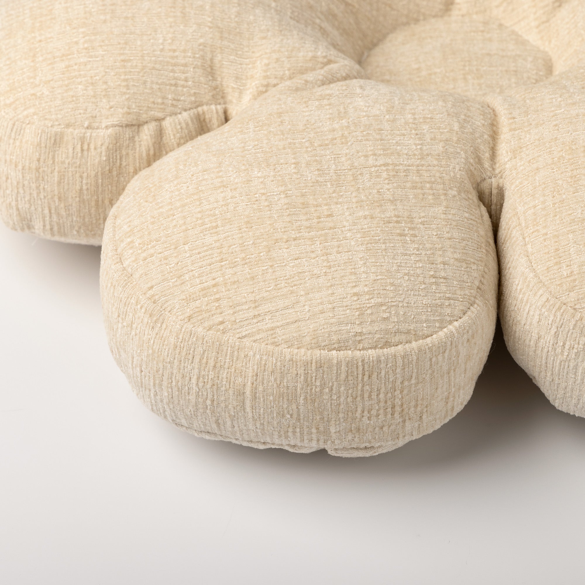 SK Bloom 43x43x8 cm Parchment