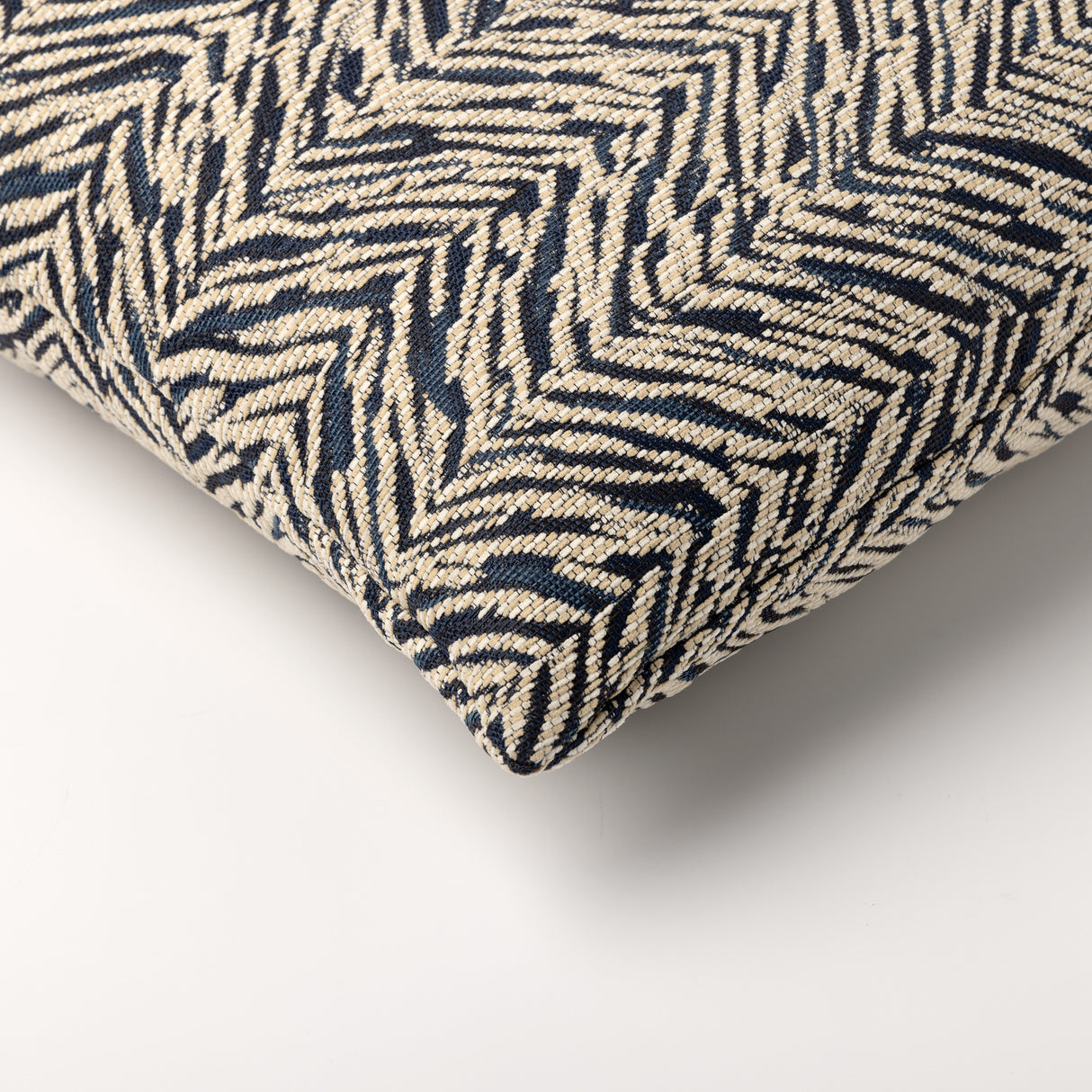 OSK Augusta 45x45 cm Insignia Blue