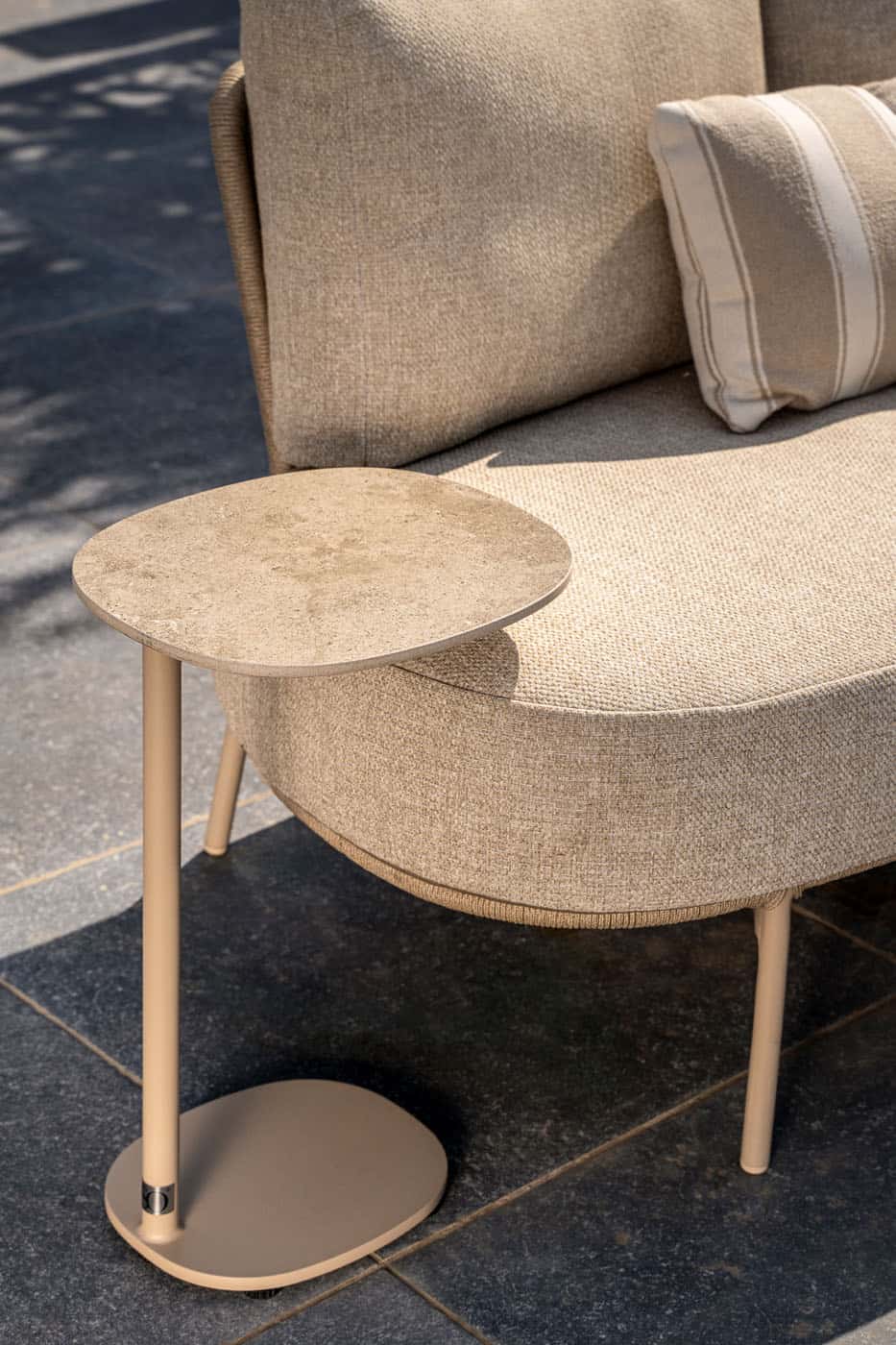 4 Seasons Outdoor Sofie bijzettafel latte met keramisch tafelblad 35 x 30 cm (H 50)