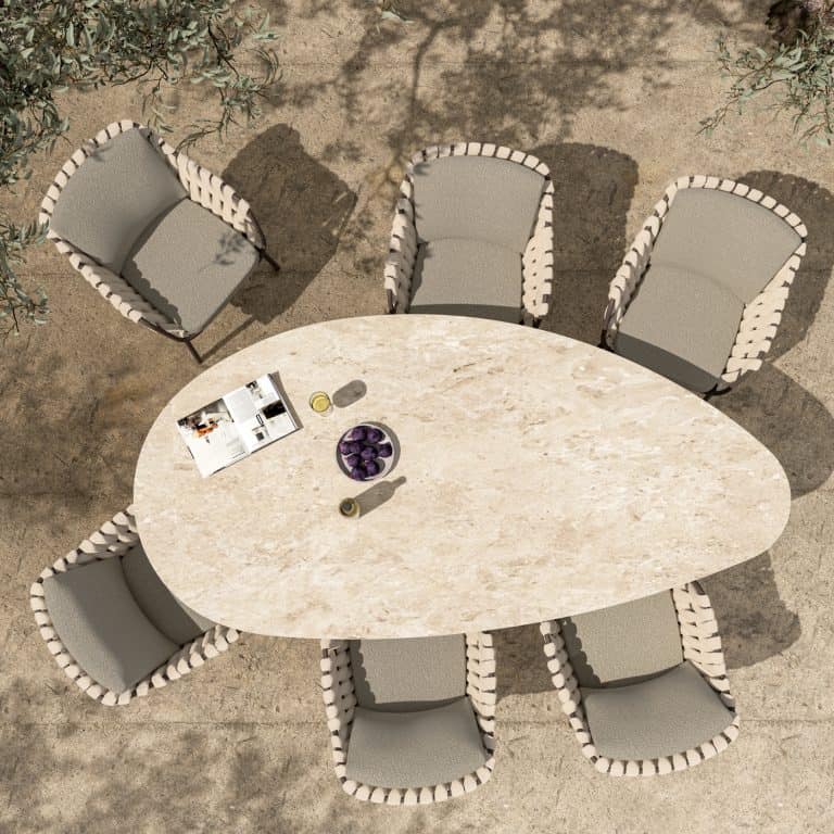 4 Seasons Outdoor Montera dining + Arizona tafel keramisch blad kiezel-vorm