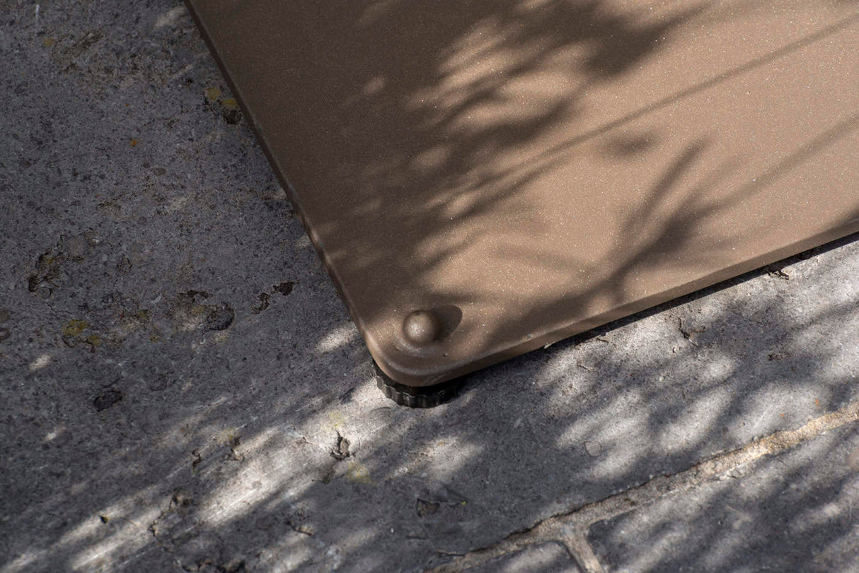 4 Seasons Outdoor Vermont eettafel met keramisch tafelblad, terre 75 x 75 cm.